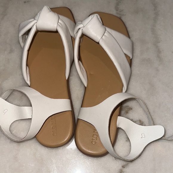 Old‎ Navy White and Tan Sandals with Knotted Straps - Picture 4 of 5
